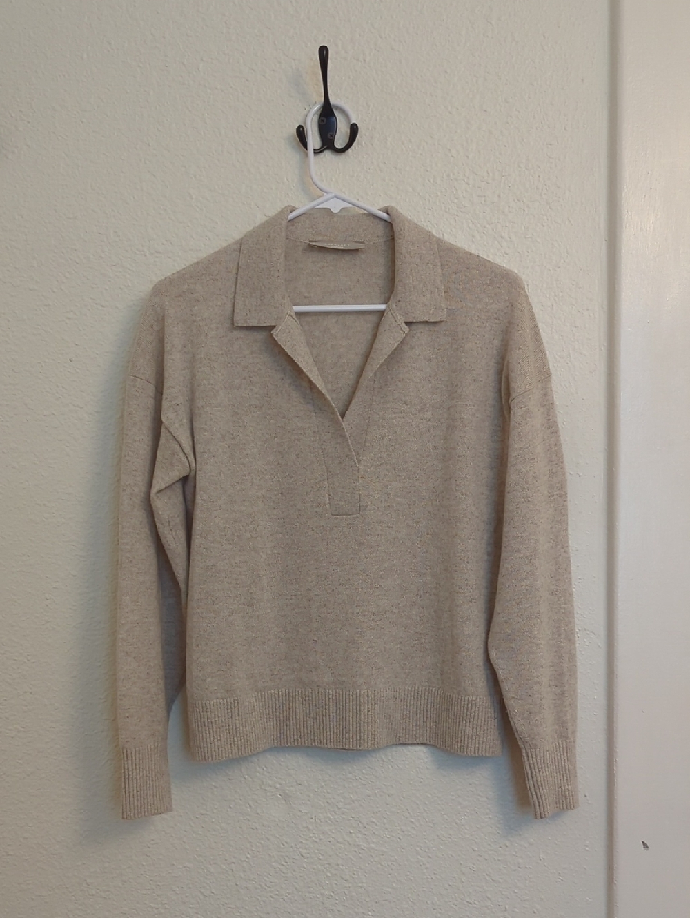 Everlane Cashmere Sweater - Picture 2 of 6